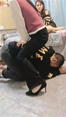 【木子大大】3S美容院调奴-骑脖/舔脏鞋臭脚/踢踹【三视角版】