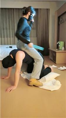 【璎珞】雪地靴暴力踢踹/刑具狂抽 JS250107-13