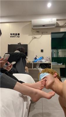 【白兔】双S-舔不干净白袜就藤条抽【双视角版】 JS250310-13