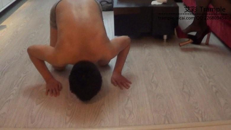 黑冰调教送货的贱狗