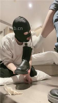 【绝美兔女王】跪舔脏长靴臭白袜/捆绑踩踏