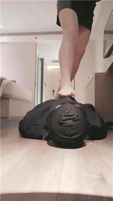 【bibi团】清理脏鞋底/全体重踩踏/赏赐圣水