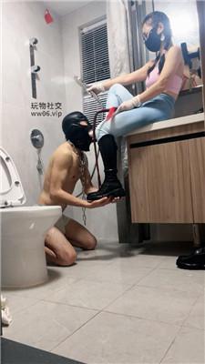 【南月女神】长靴白袜玉足狂舔/头压马桶 bf51039