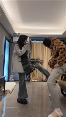 【狗哥】路边开发素人S踩踏调教 bf50120