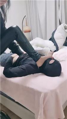 【啊雅】裸足碾压踩/皮裤坐脸窒息 bf49035