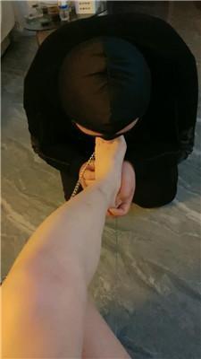 【欲S】近距离玉足狂舔 JS250228-35