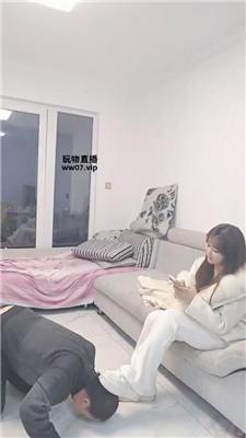 【开发大神】强迫磕头犯贱-舔脏鞋底 JS250329-24