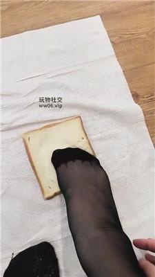 【喵喵大王】黑丝脚踩虐/坐脸窒息/踩踏喂食【完整版】JS250123-31