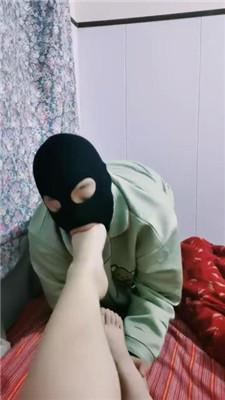 【千面】跪舔原味裸足