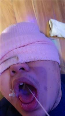 【毛绒月亮】长靴提档/抽耳光/踩踏闻白袜/脚插嘴