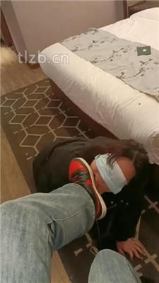 【爱可呀】双S-开发超模学姐S-转胯/吃白袜/舔脏鞋/脚底喂食