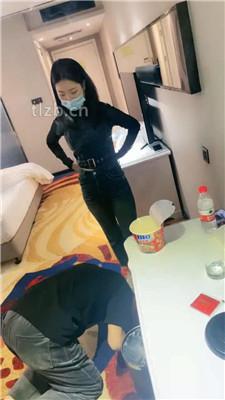 【小雅老师】全体重踩踏/圣水泡面/加料面包喂食