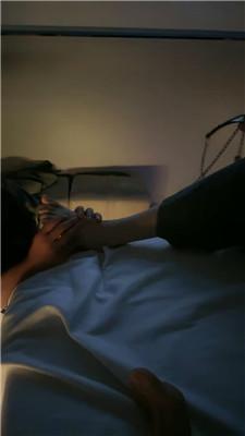 【雨琦】私人影院情侣下跪-奴下奴 JS250422-29