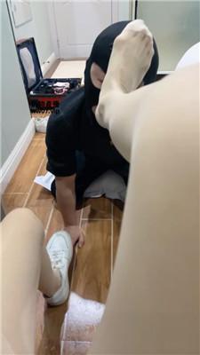 【沐沐大大】小白鞋肉丝踩踏喂食 JS250315-5