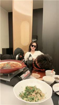 【辣姐】饭店玩双狗/靴底喂食 bf51617