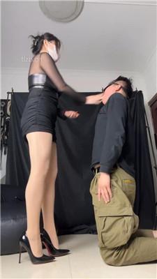 【甜心教主】肉丝高跟美腿踩虐诱惑