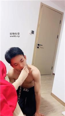 【南月女神】下跪裸足狂舔 JS250222-41