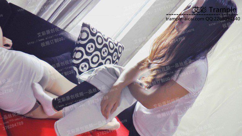 女女-强制骑坐闻脚