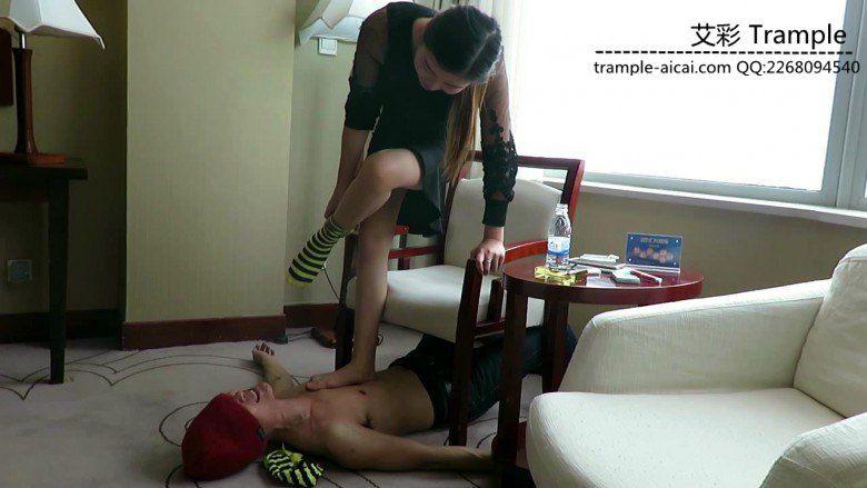 御主全程语言羞辱各种调教玩弄贱狗！