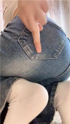 【兔牙】牛仔裤坐脸    250121-15