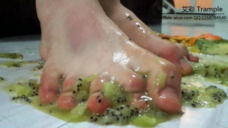 黑冰踩水果榨水果酱