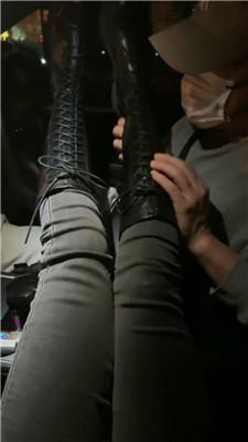 【苒溪】车内白袜jio恋足狂舔 JS250117-29