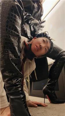 【倪小主】高跟长靴踩踏/狂抽耳光/骑狗背喂口水 bf49180