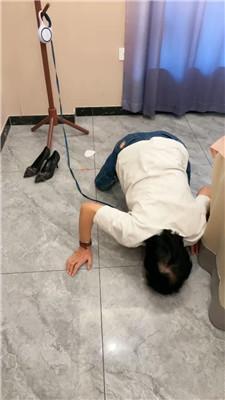 【夸梨】继母狗舔脏鞋 JS250331-14