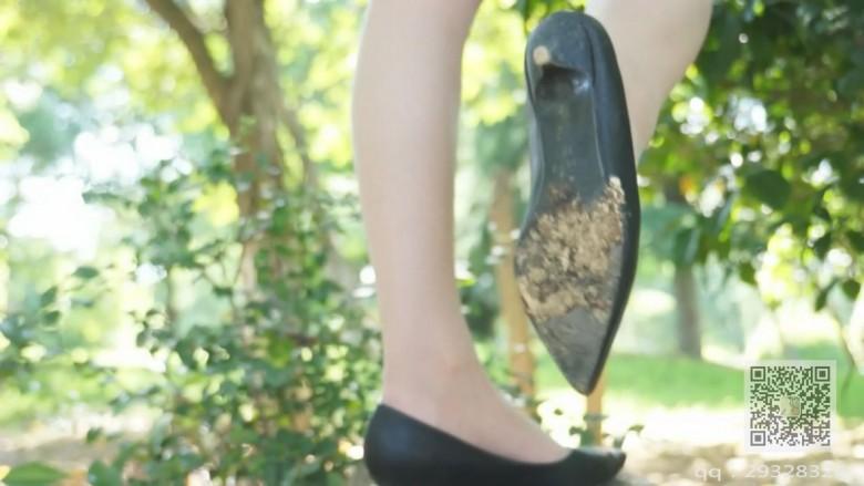 琪琪公园长腿肉丝秀