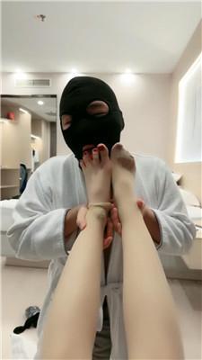 【一禾】强制圣水-长靴踩踏-肉丝脚狂舔  JS250323-16