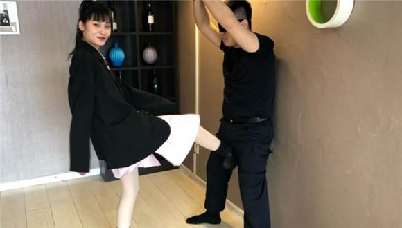 学生妹的玩弄 学生妹的玩弄