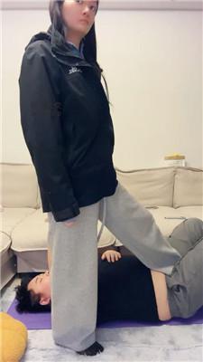 【埋汰】瑜伽女教练的脚下奴【下】 JS250218-8