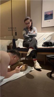 【金融女主】强迫舔脏鞋底/棉袜玉足气味辱 bf49179