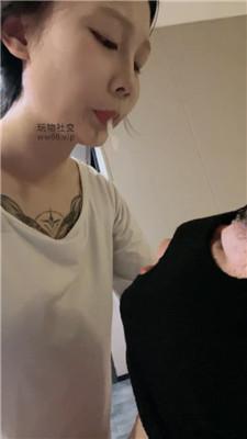 【白兔】闻臭鞋子磕头求虐 JS250210-35