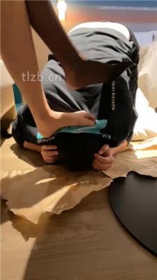 【尤黎】黑丝裸足-脚下踩踏喂食/喂圣水