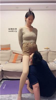 【埋汰】骑马肉丝脚踩虐 JS250119-5