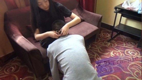 思思在家玩狗奴