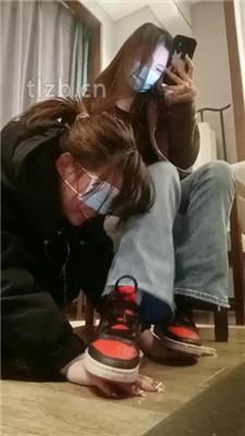 【爱可呀】双S-开发超模学姐S-转胯/吃白袜/舔脏鞋/脚底喂食