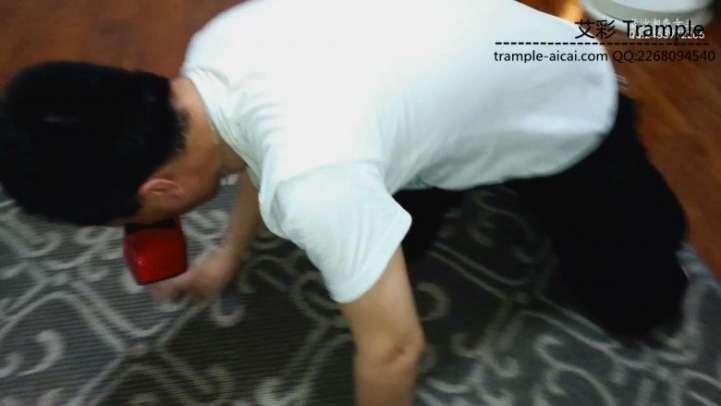 长沙湘香女王强迫奴才学习恋足基本技能 长沙湘香女王强迫奴才学习恋足基本技能