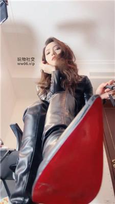 【倪小主】清理靴底    250222-13