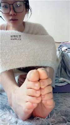 【埋汰】裸足实名辱骂    250117-11