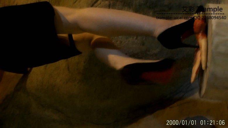 第一视角之展板上的血腥偷片人的手