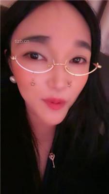 【傲雪】清理脏鞋底/近距离恋足舔