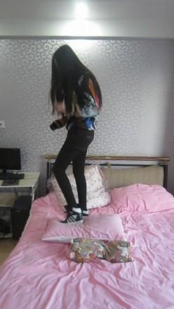 气质绝美长腿美女高帮休闲鞋踩枕头，换鞋大秀美腿