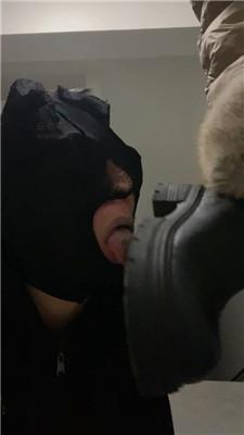 【冰卿】舔商场女厕踩后脏鞋底 JS250219-29