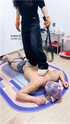 【南月女神】捆绑堵嘴重度鞭打刑奴 bf49625