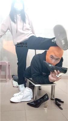 【奇了怪了】胯下鞭打狗爬/小白鞋白袜辱 JS250122-8