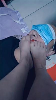 【朝朝】臭脚丫狂舔深喉 JS250109-5