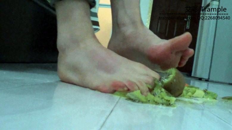 黑冰踩水果榨水果酱