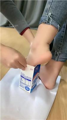 【肉肉】近距离白袜裸足恋足调-脚喂酸奶